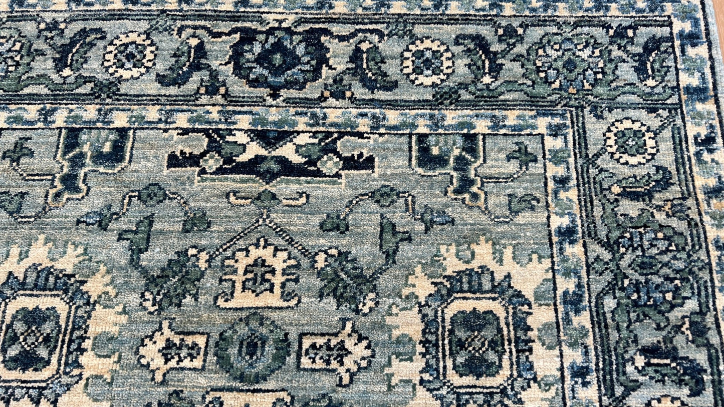 Transitional Heriz 3'x4'10" Area Rug