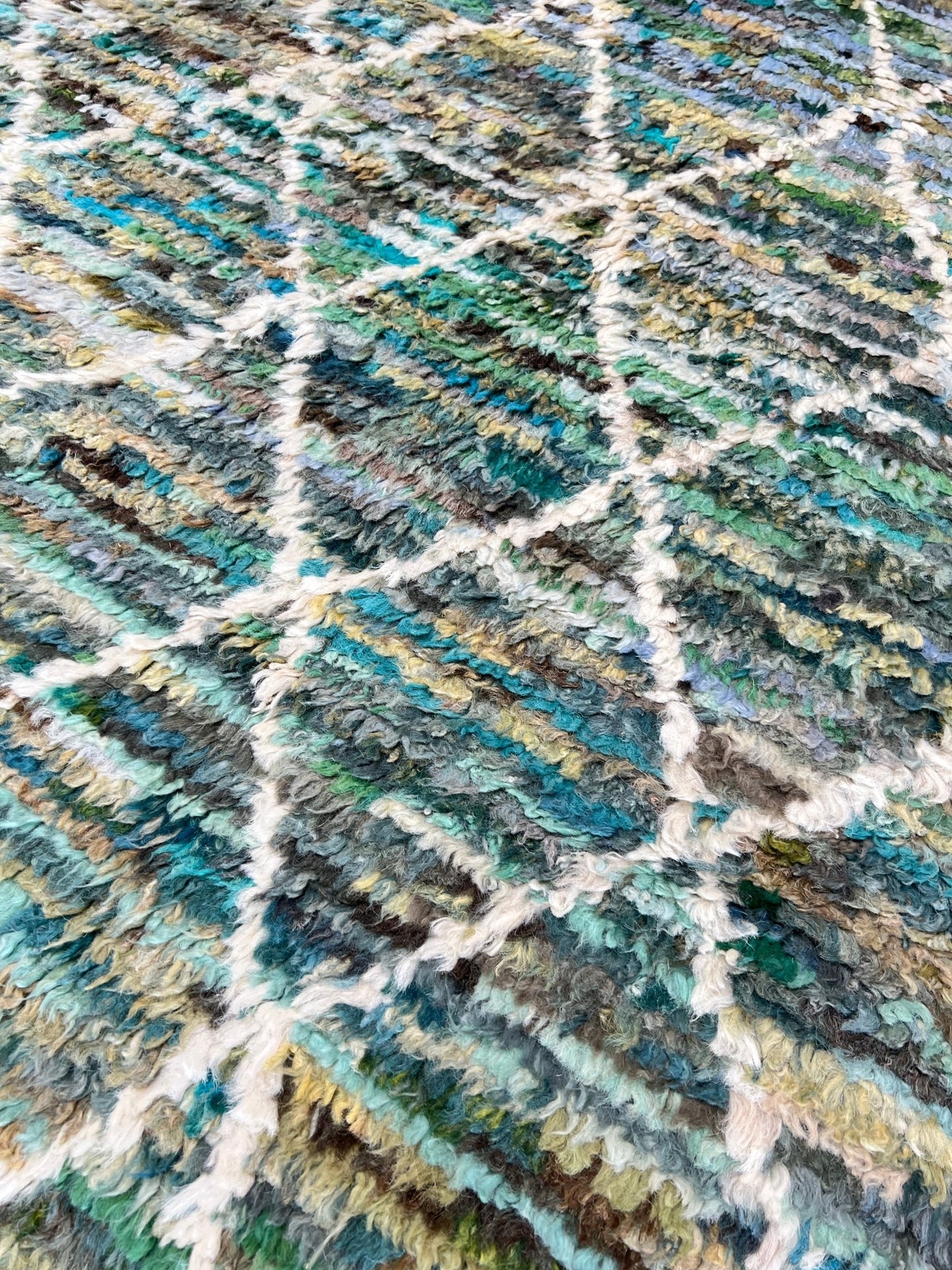 Moroccan Style 5'2"x6'10" Area Rug