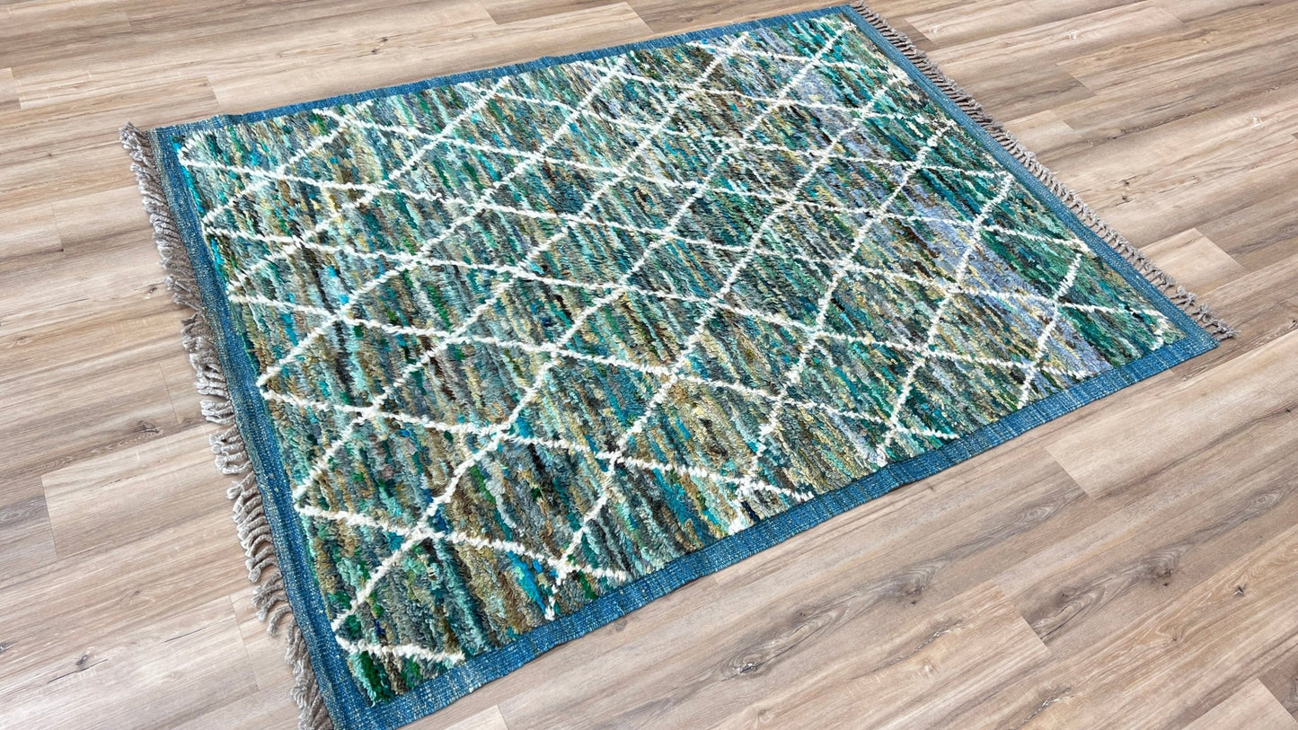 Moroccan Style 5'2"x6'10" Area Rug
