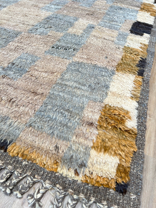 Moroccan Style 6'7"x9'4" Area Rug