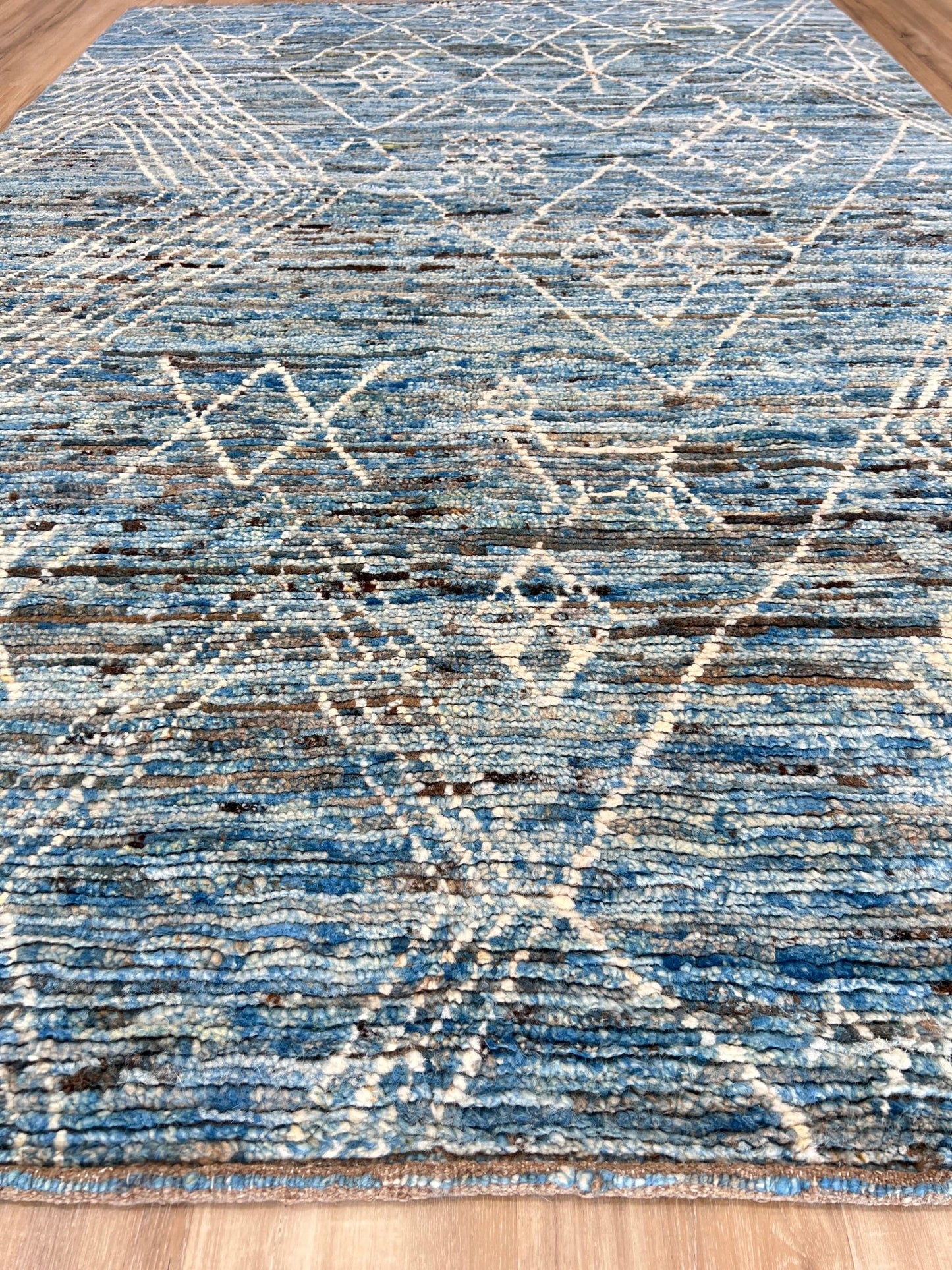 Moroccan Style 5'9"x8'10" Area Rug