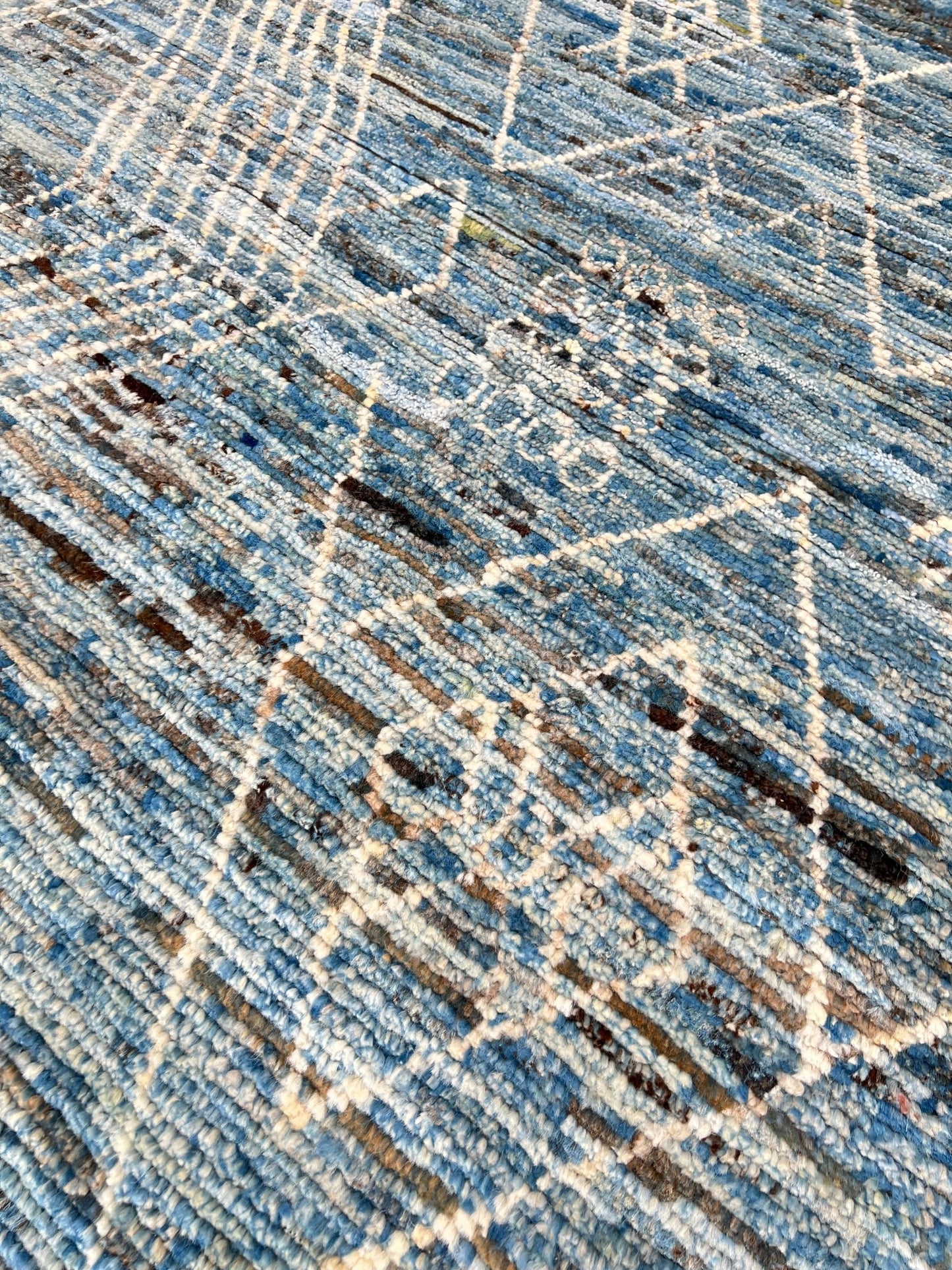 Moroccan Style 5'9"x8'10" Area Rug