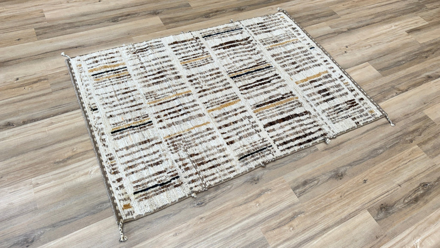 Moroccan Style 4'2"x6'1" Area Rug