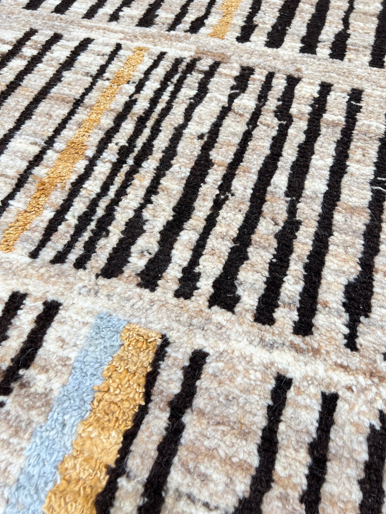 Moroccan Style 4'4"x6'2" Area Rug