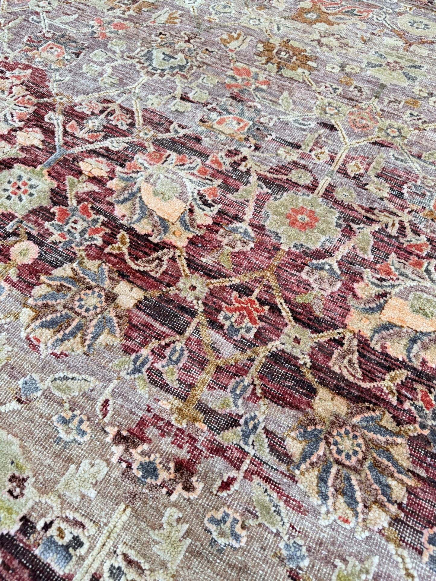 Vintage Look Agra 8'2"x9'11" Area Rug