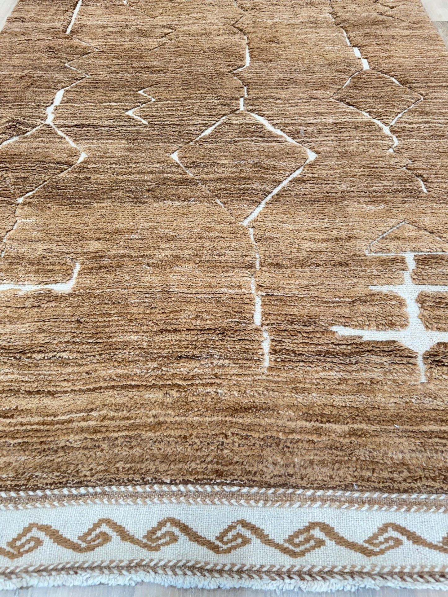 Moroccan Style 4'8"x6'9" Area Rug
