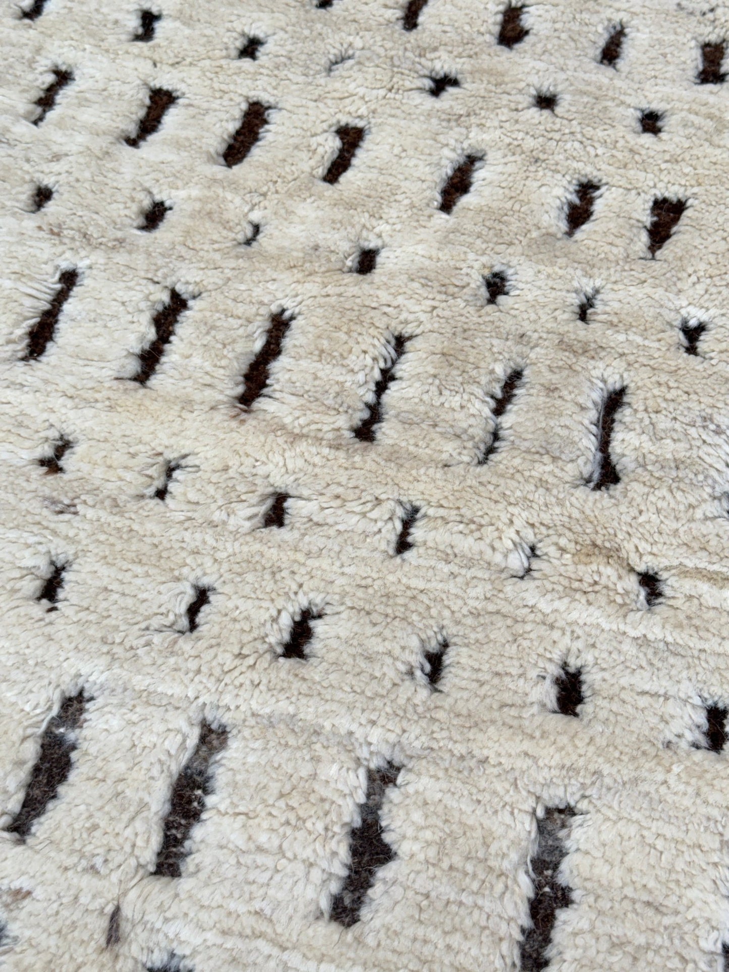 Moroccan Style 5'0"x6'10" Area Rug