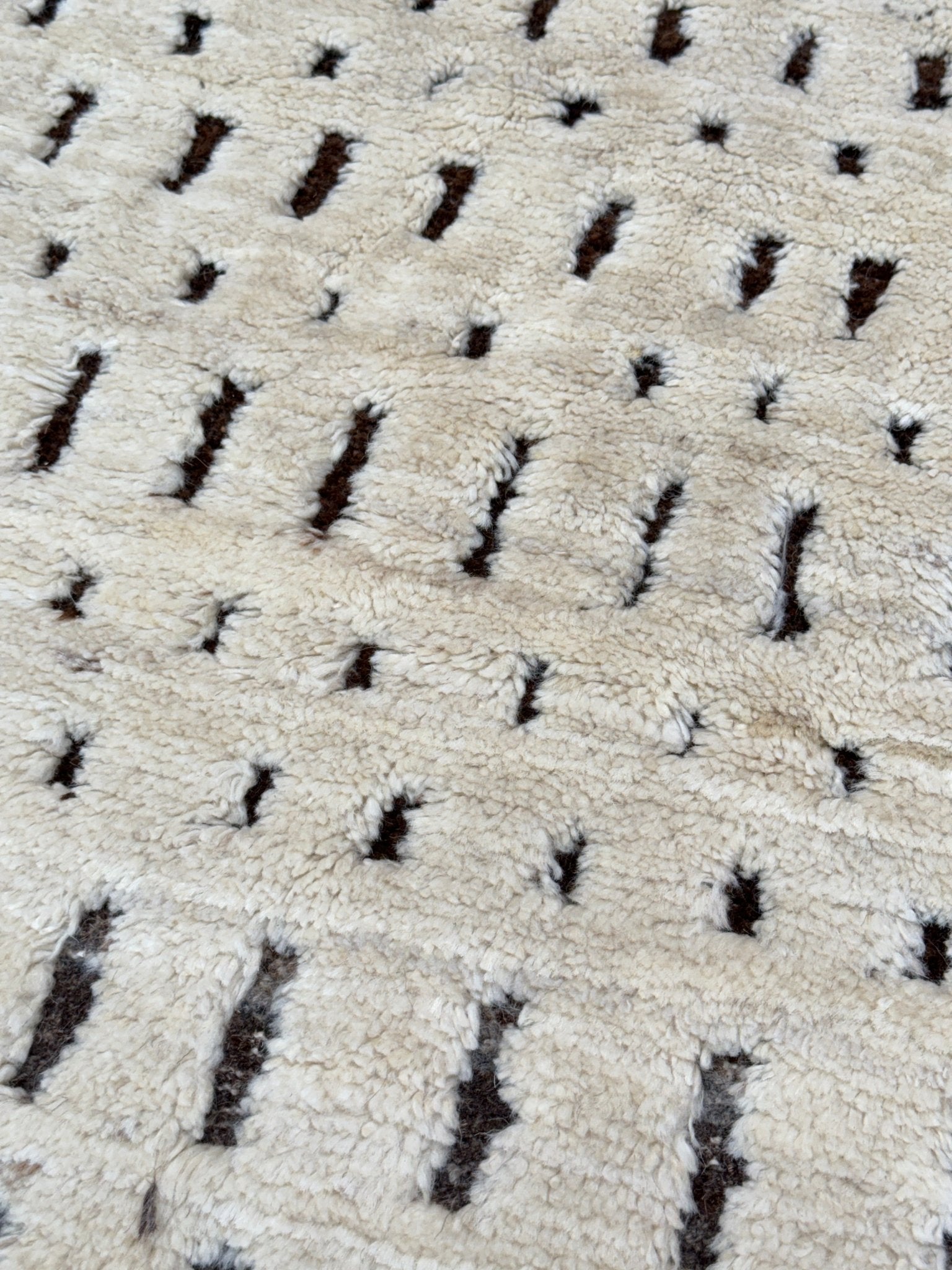 Moroccan Style 5'0"x6'10" Area Rug