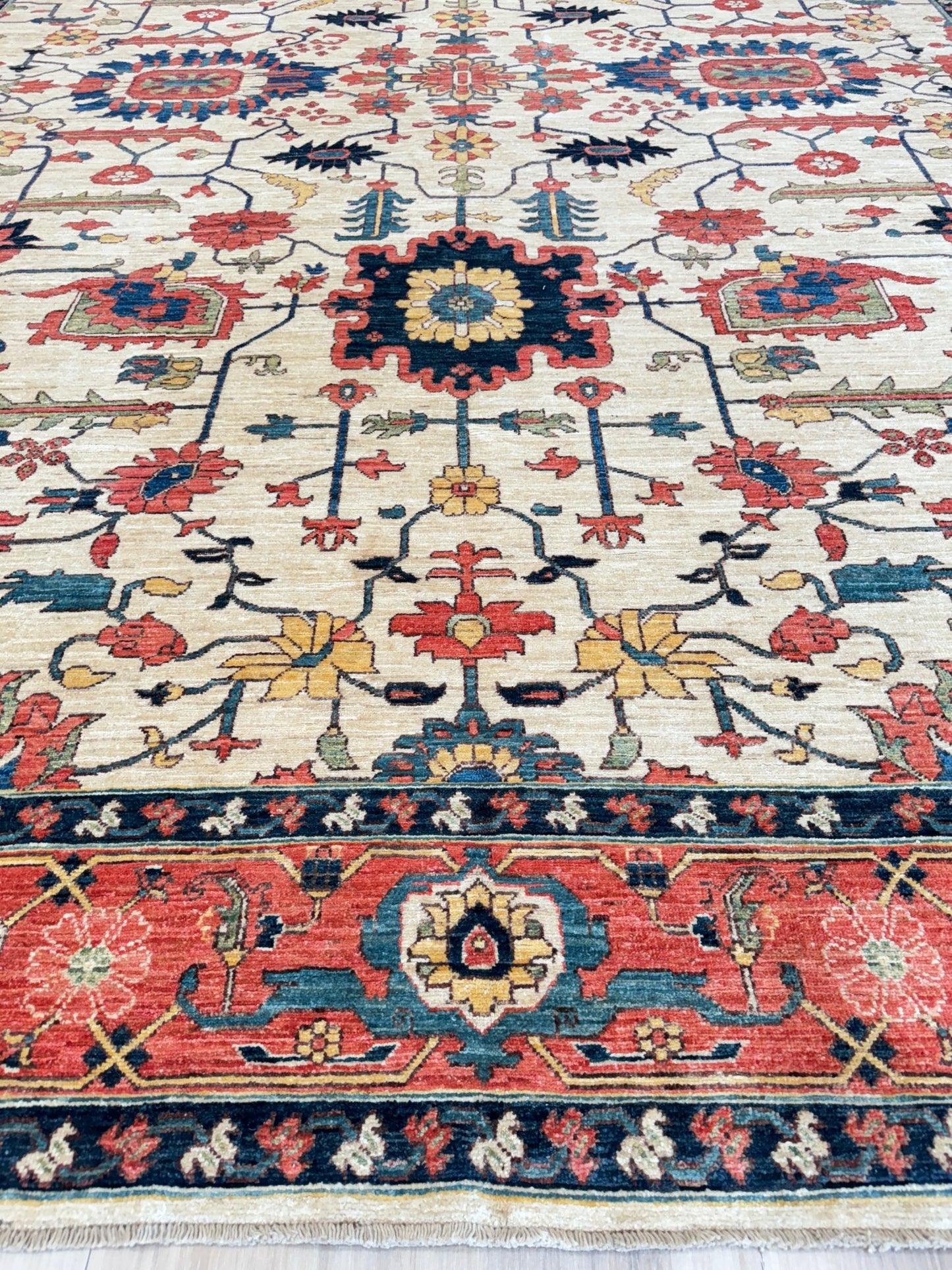 Transitional Heriz 10'2"x13'11" Area Rug