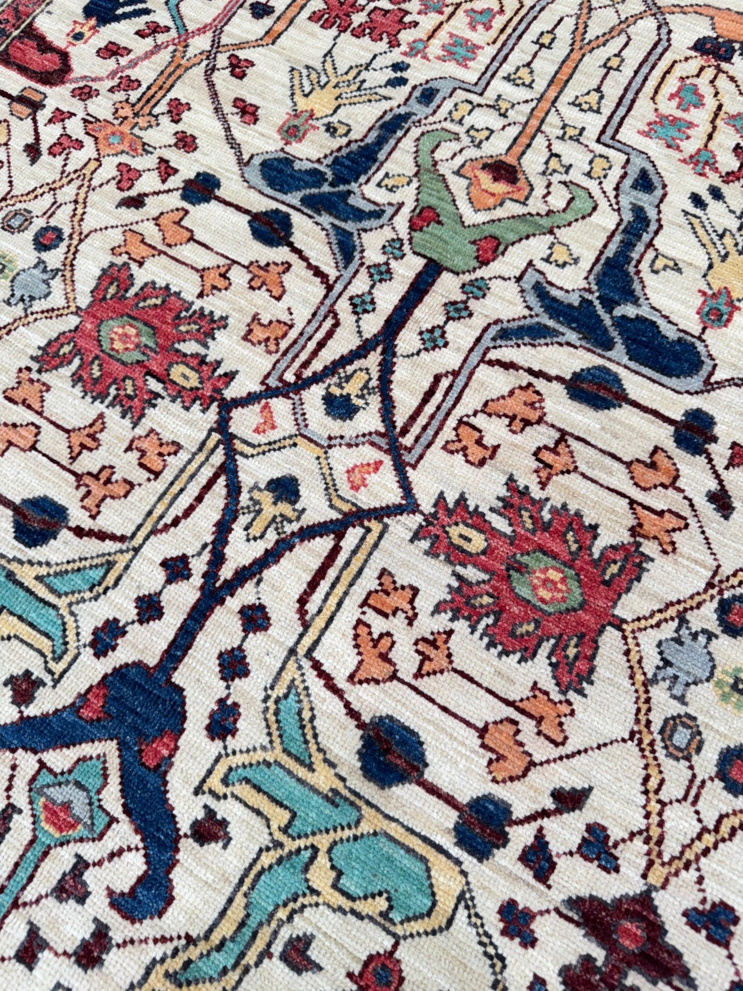 Transitional Bijar 5'0"x6'11" Area Rug
