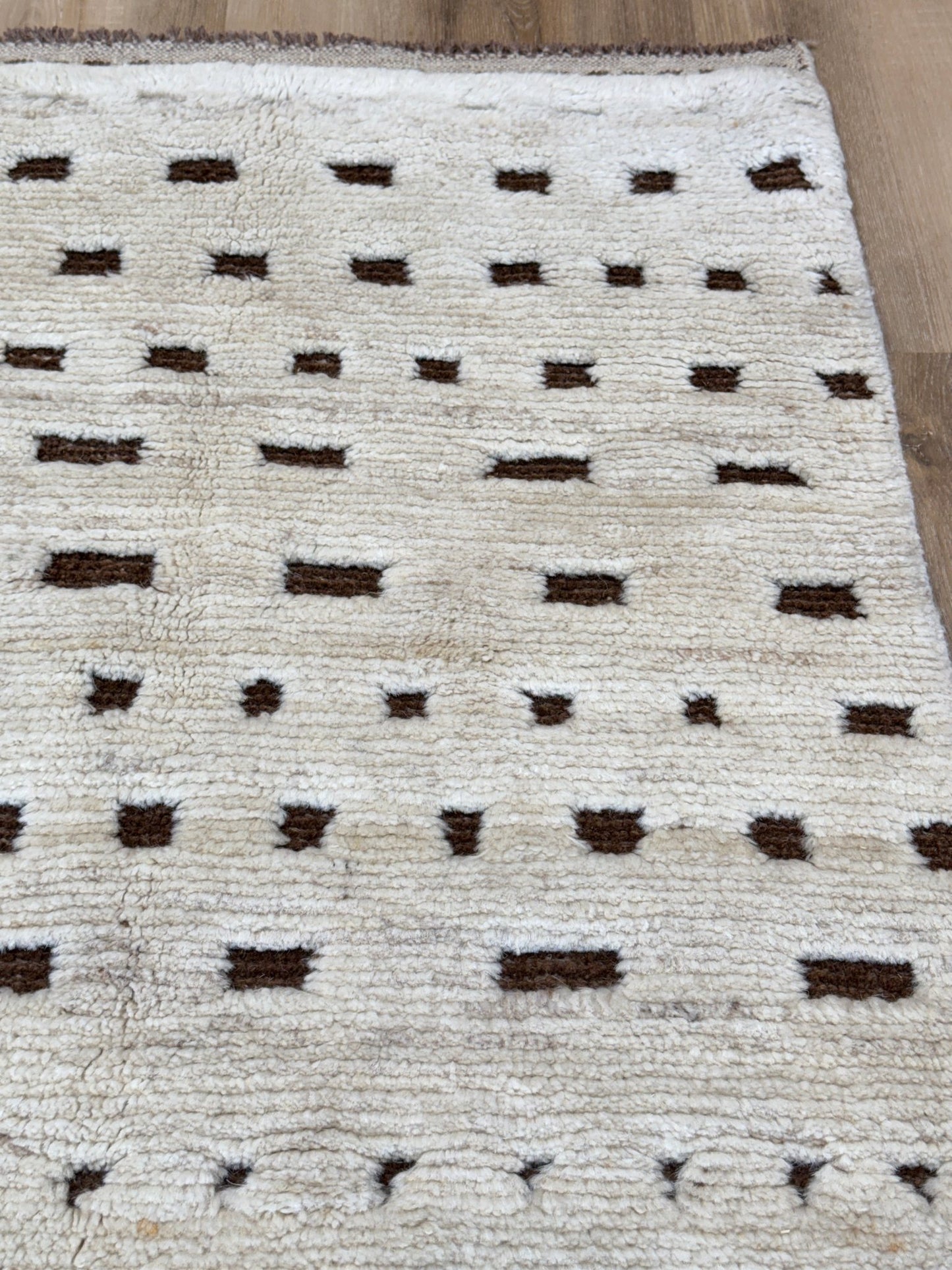 Moroccan Style 4'5"x6'0" Area Rug