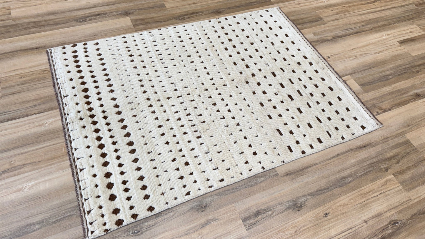 Moroccan Style 4'5"x6'0" Area Rug