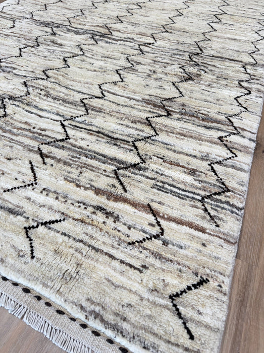 Moroccan Style 4'4"x6'10" Area Rug