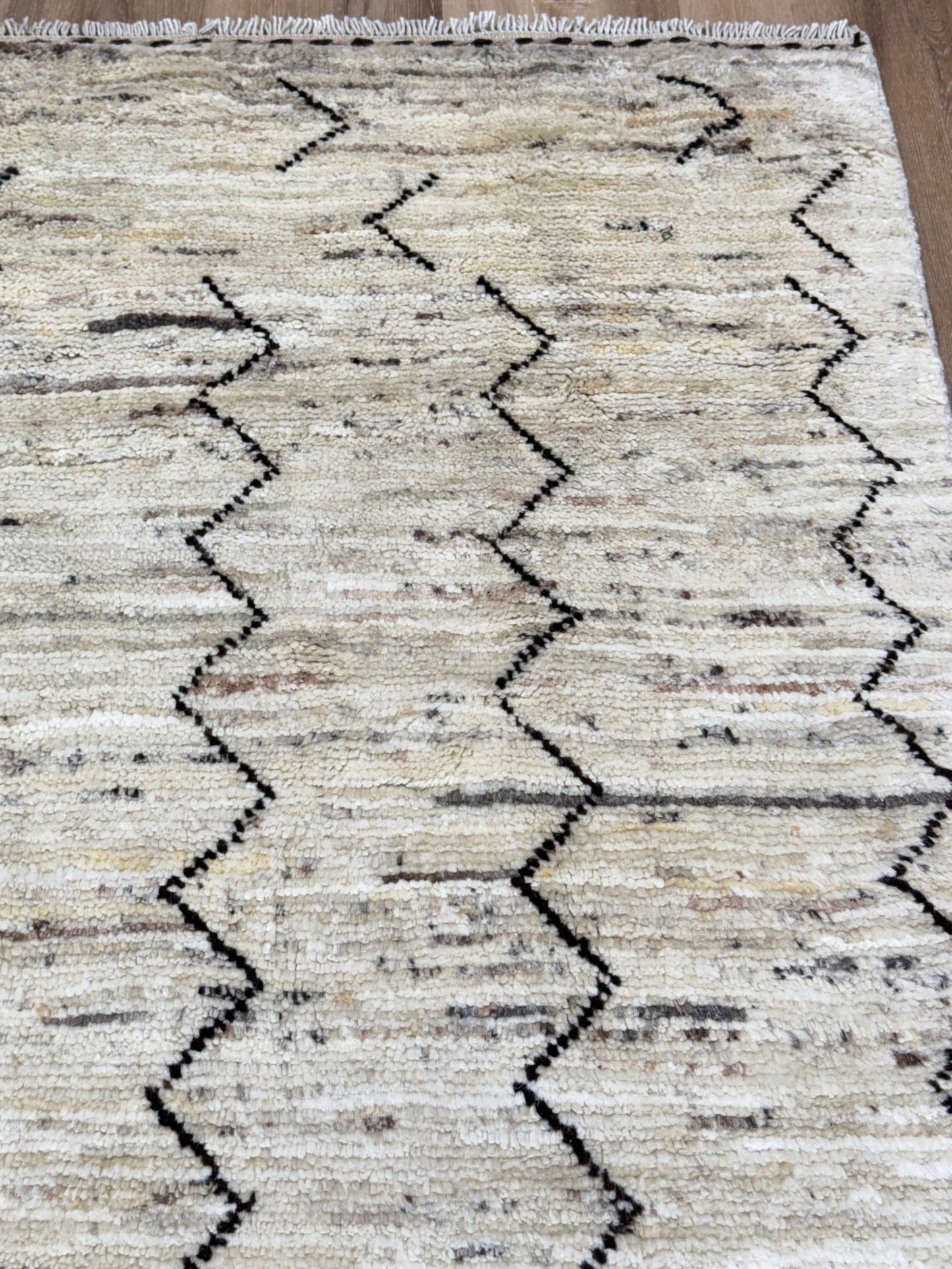 Moroccan Style 4'4"x6'10" Area Rug