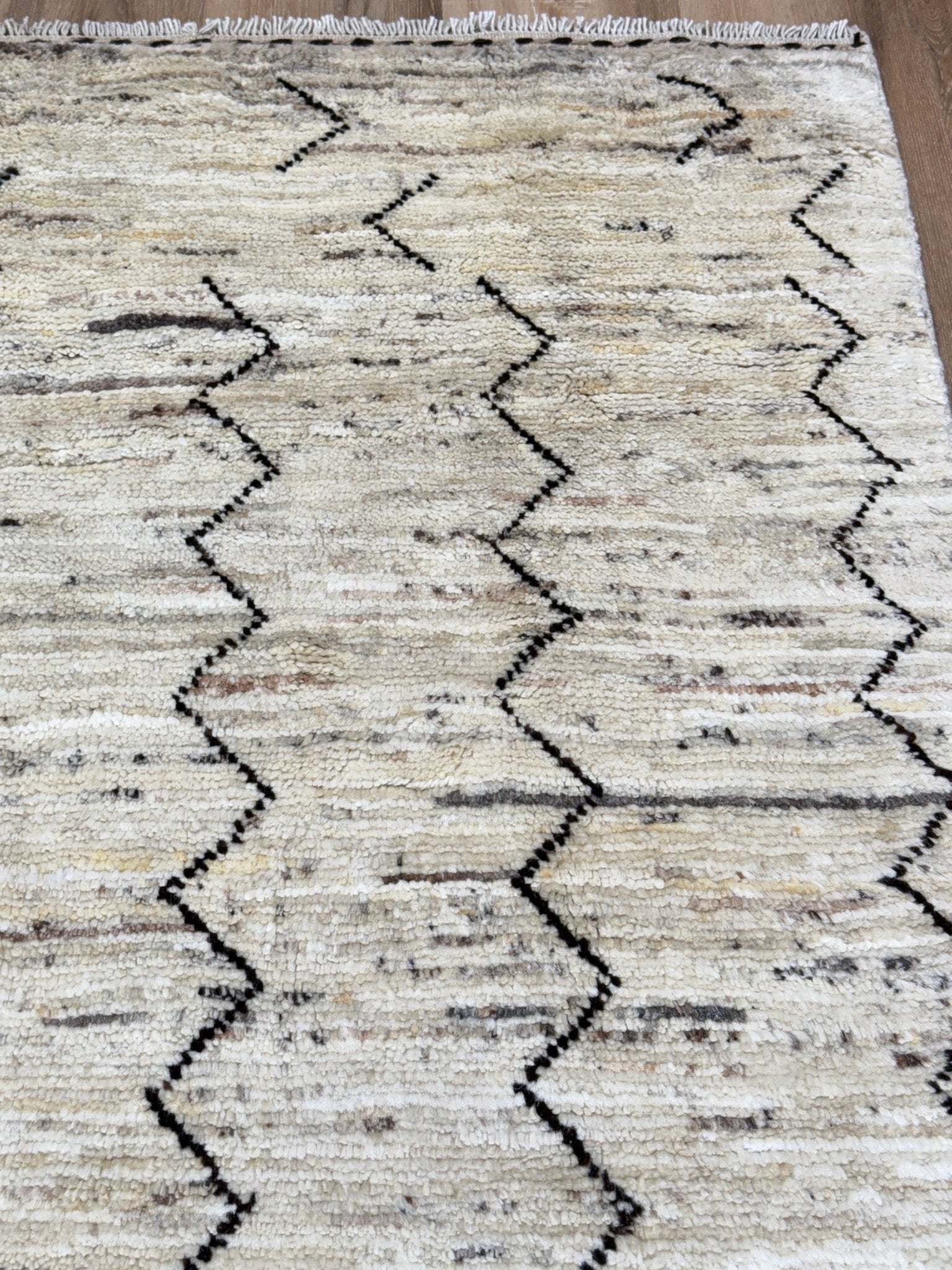 Moroccan Style 4'4"x6'10" Area Rug