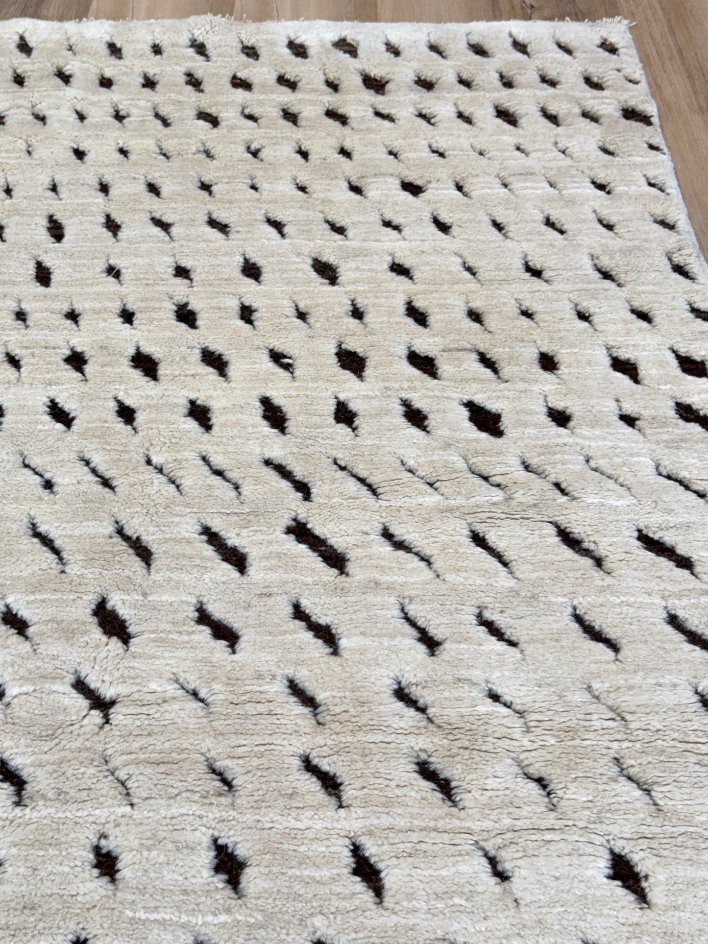 Moroccan Style 4'6"x6'8" Area Rug