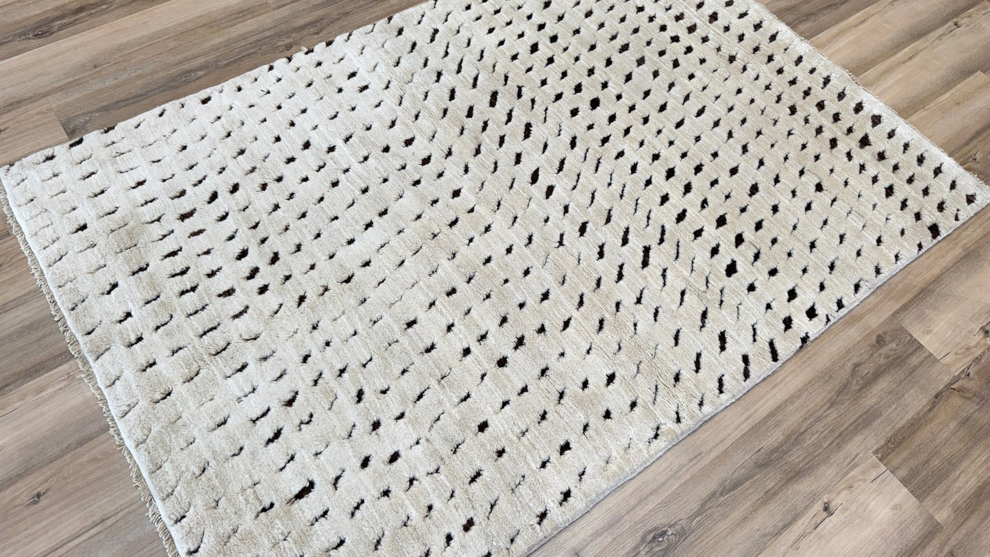 Moroccan Style 4'6"x6'8" Area Rug