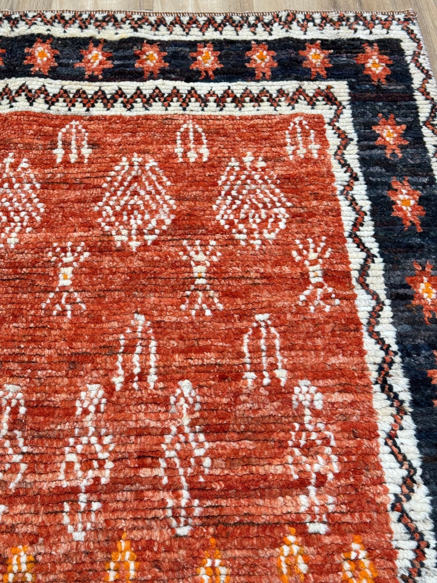 Moroccan Style 5'6"x7'10" Area Rug
