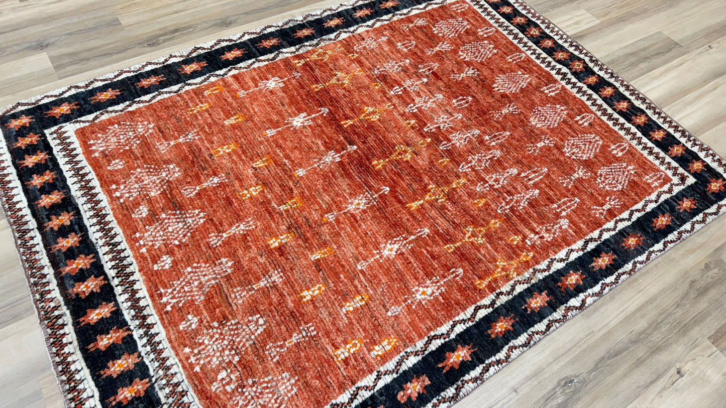 Moroccan Style 5'6"x7'10" Area Rug