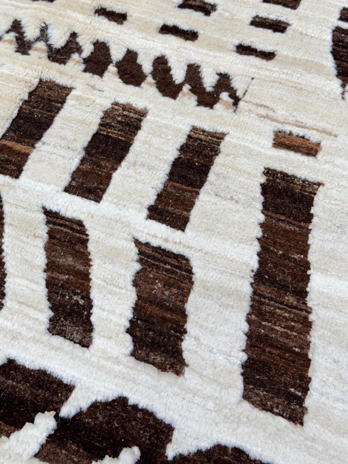 Moroccan Style 6'0"x9'4" Area Rug