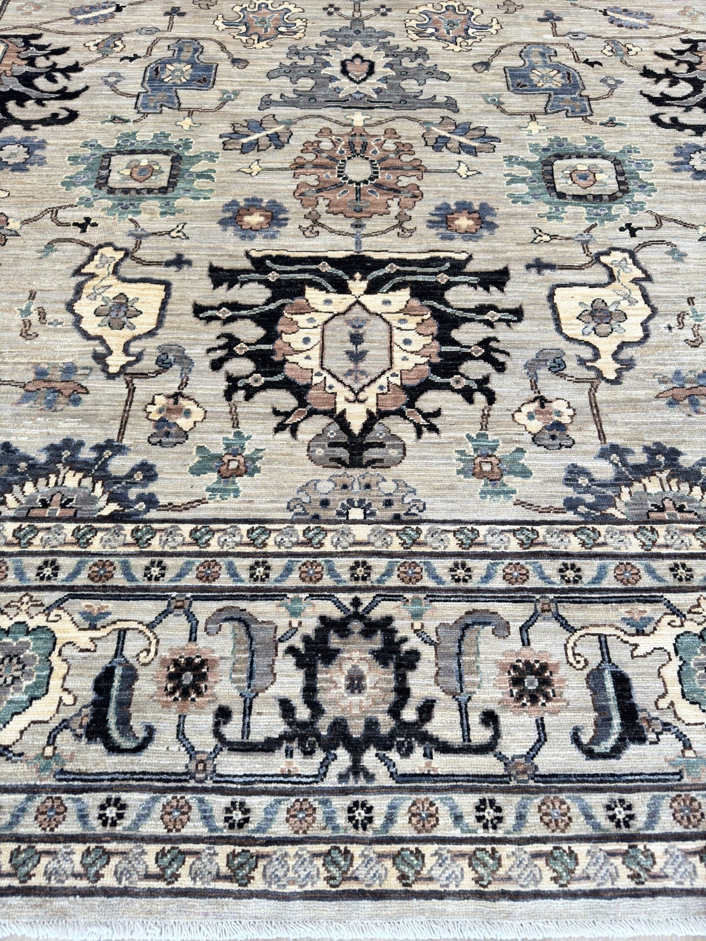 Transitional Heriz 7'11"x9'9" Area Rug