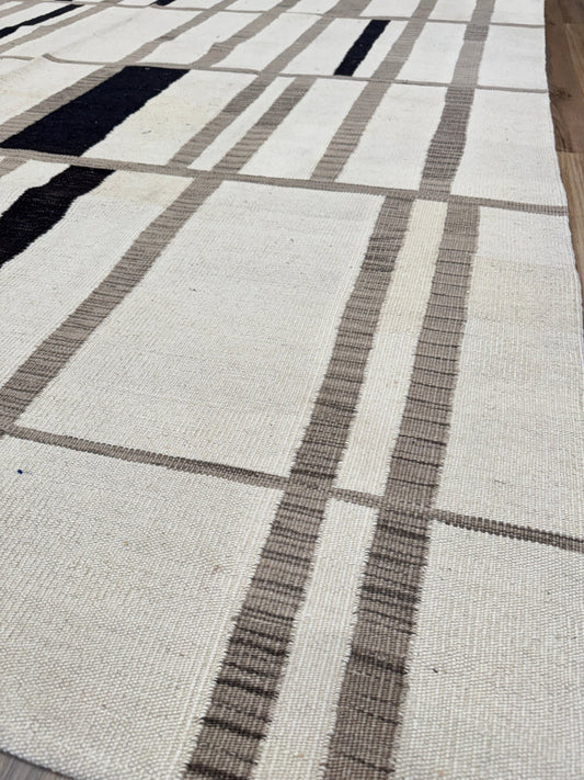 Modern Kilim 8'0"x10'10" Area Rug