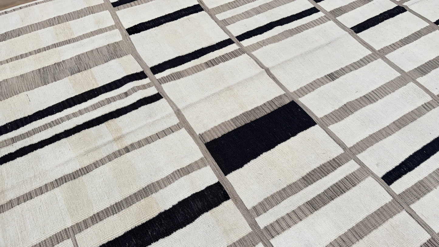 Modern Kilim 8'0"x10'10" Area Rug