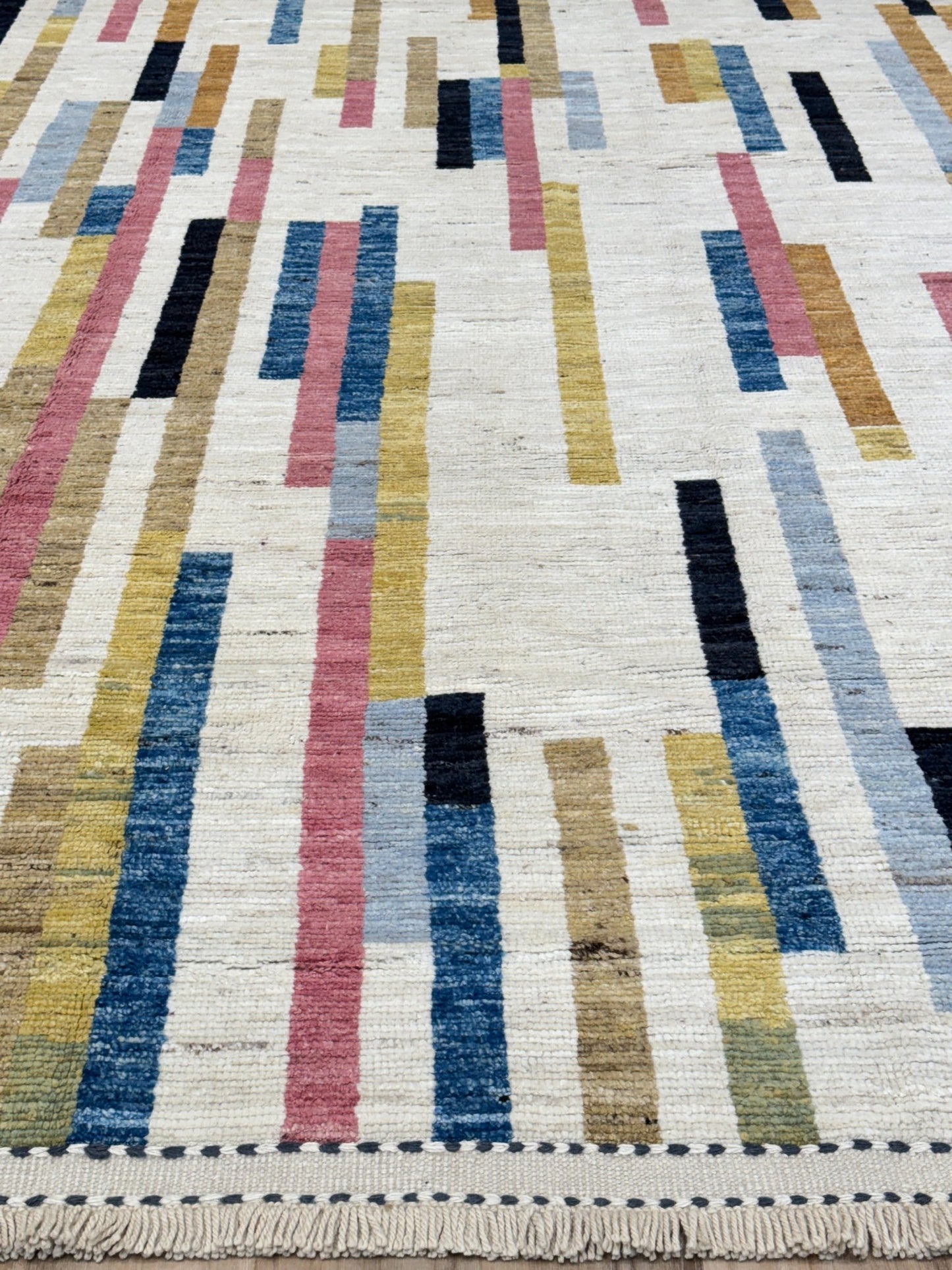 Moroccan Style 8'6"x11'9" Area Rug