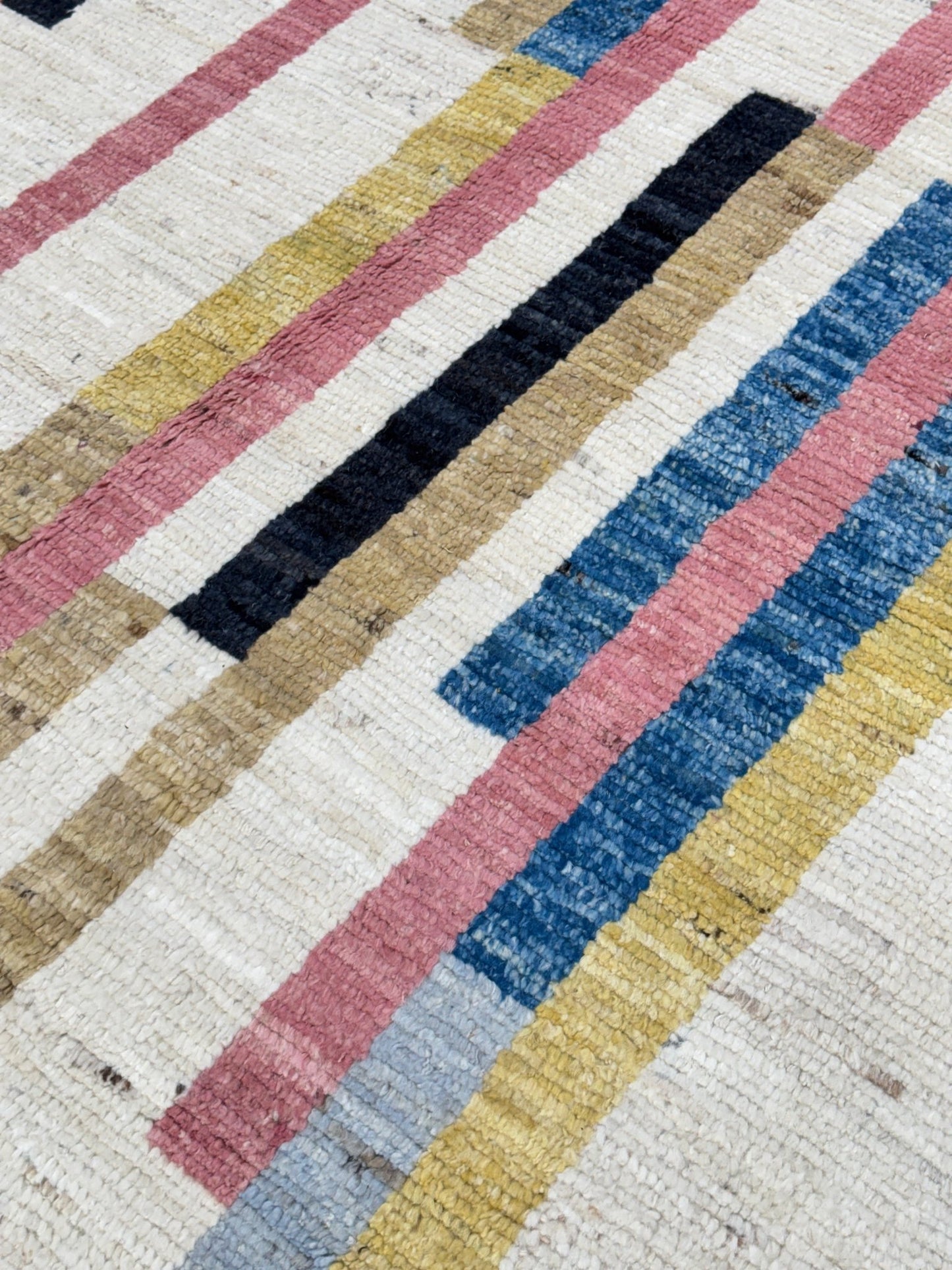 Moroccan Style 8'6"x11'9" Area Rug