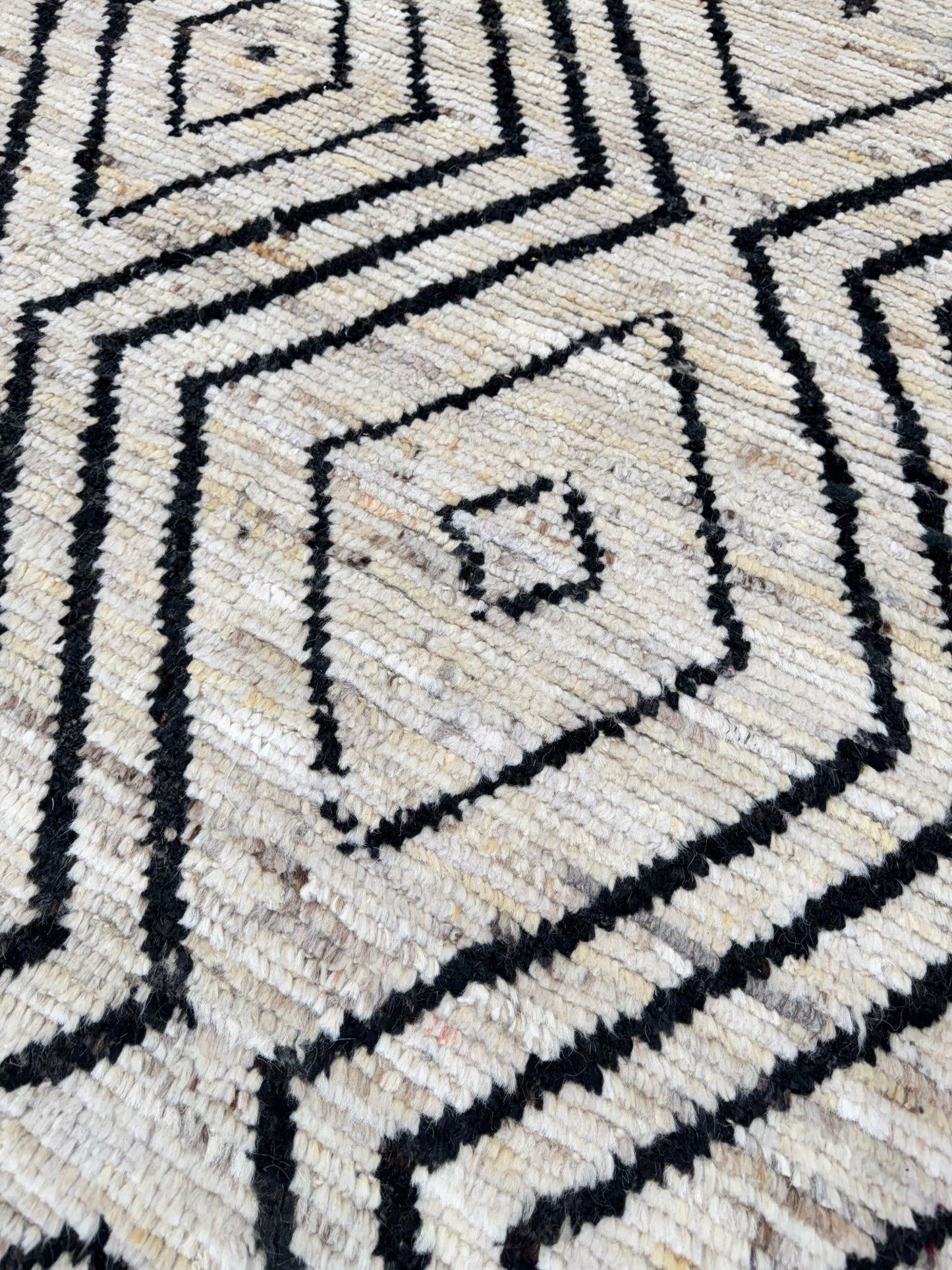 Moroccan Style 10'0"x13'8" Area Rug