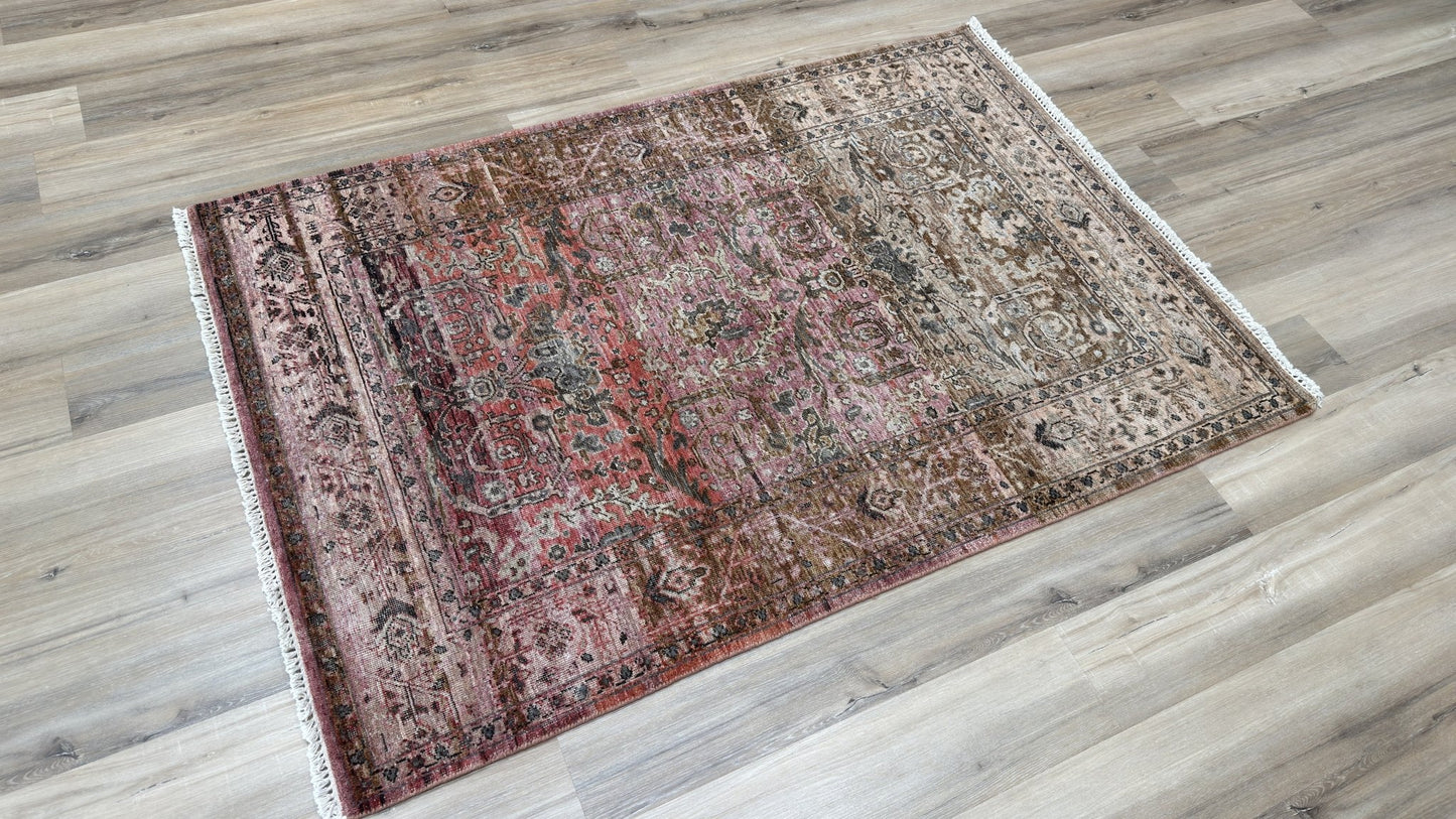 Vintage Look Agra 4'0"x6'0" Area Rug
