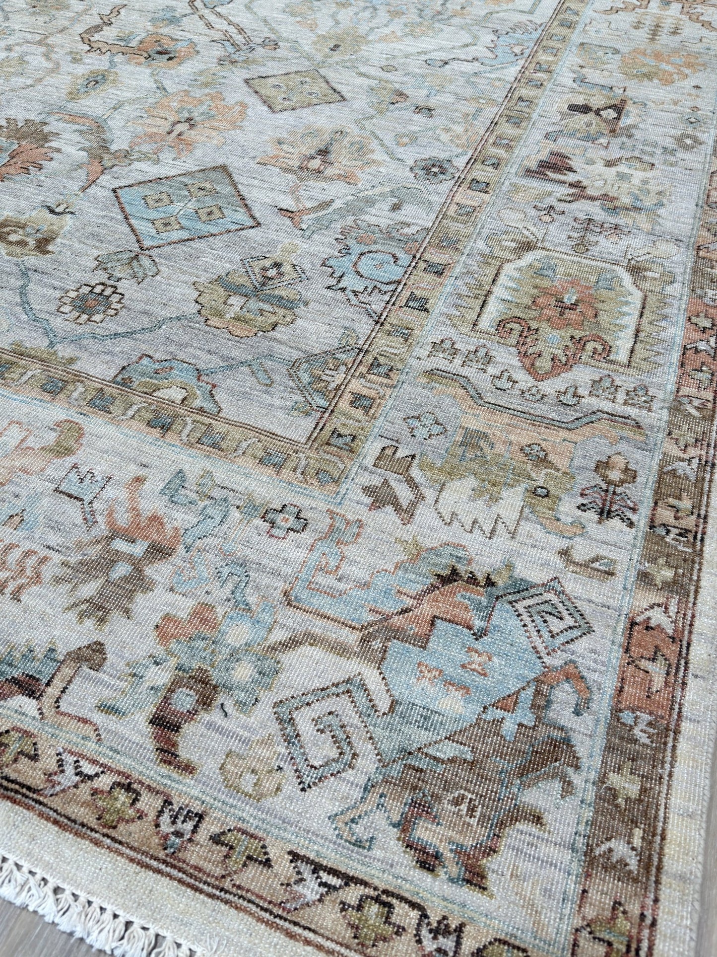 Vintage Look Agra 9'0"x12'1" Area Rug