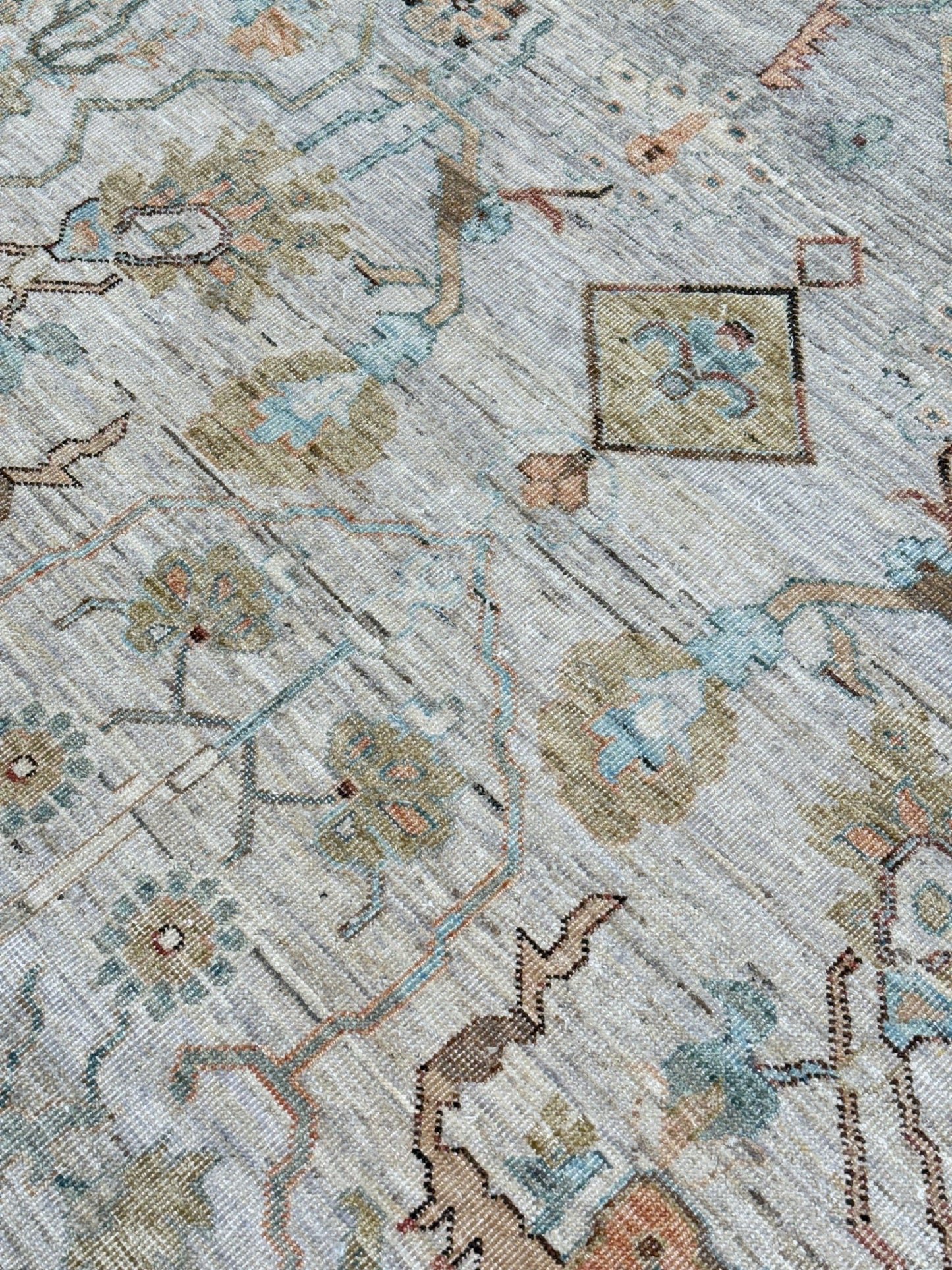Vintage Look Agra 9'0"x12'1" Area Rug