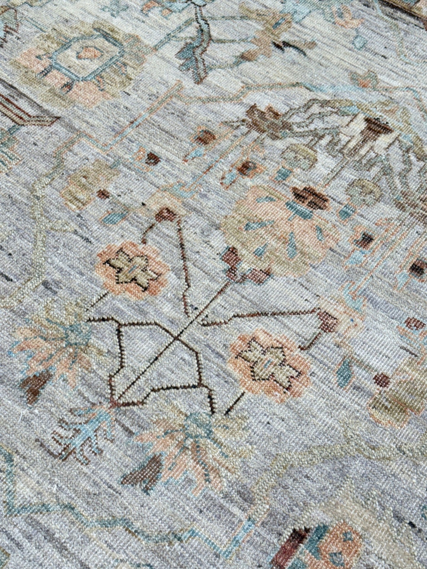 Vintage Look Agra 9'0"x12'1" Area Rug
