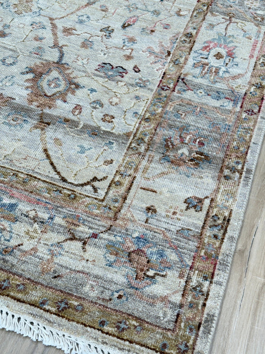 Vintage Look Oushak 4'1"x6'1" Area Rug