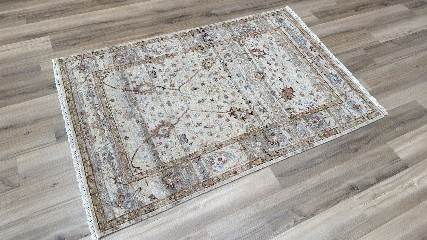 Vintage Look Oushak 4'1"x6'1" Area Rug