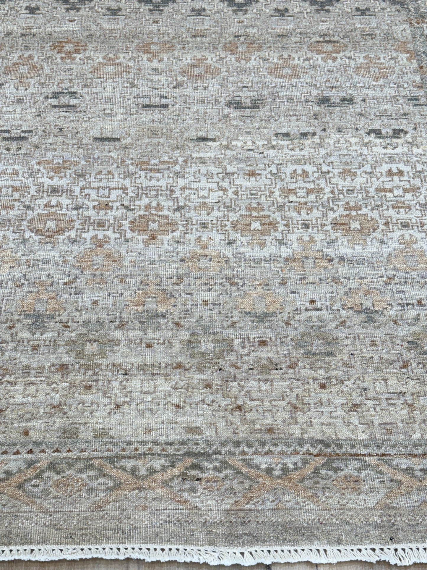 Vintage Look Khotan 4'1"x6'0" Area Rug