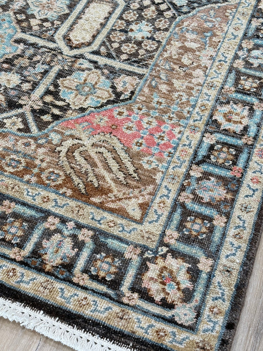 Vintage Look Tabriz 4'1"x6'2" Area Rug
