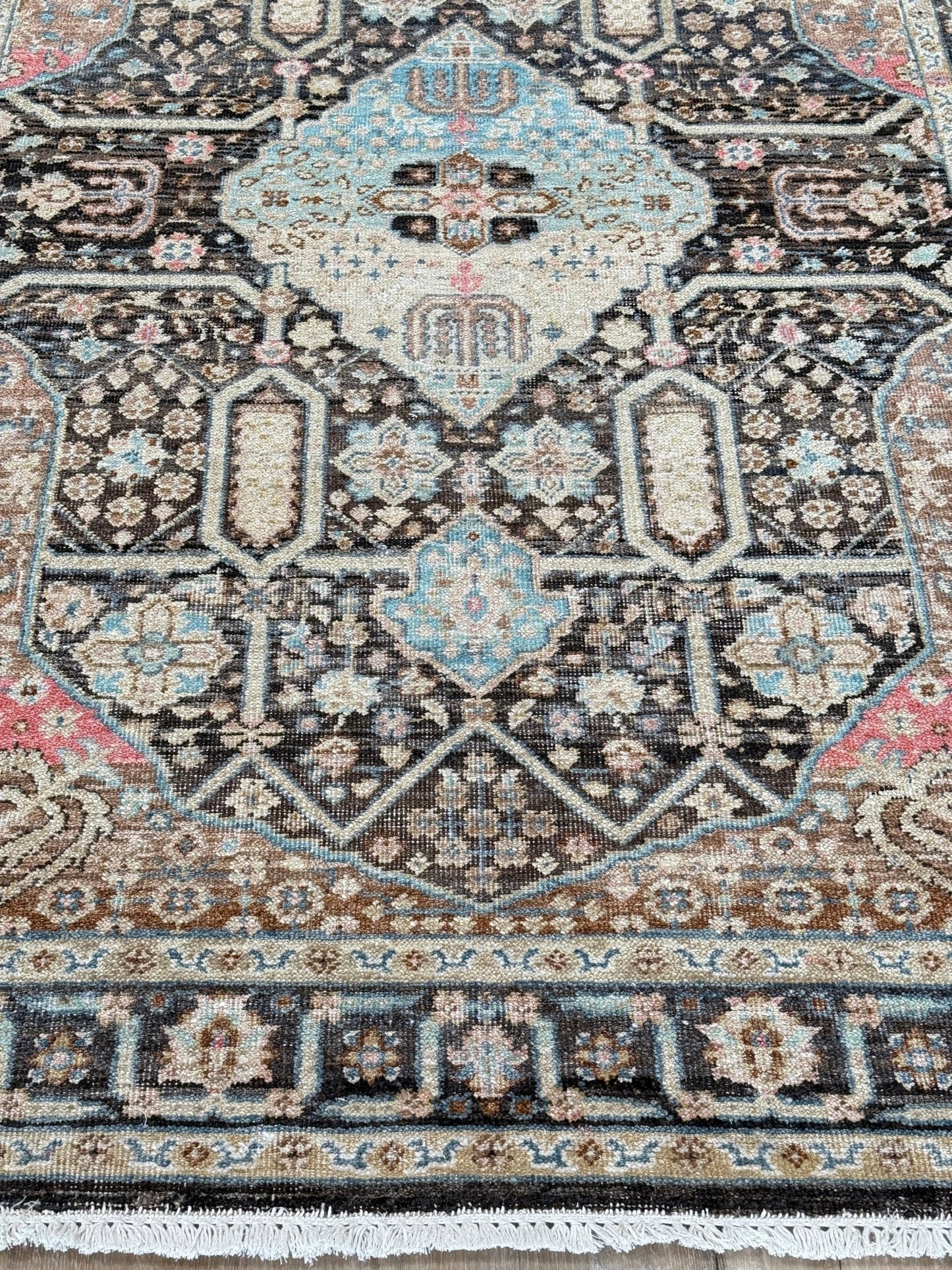 Vintage Look Tabriz 4'1"x6'2" Area Rug
