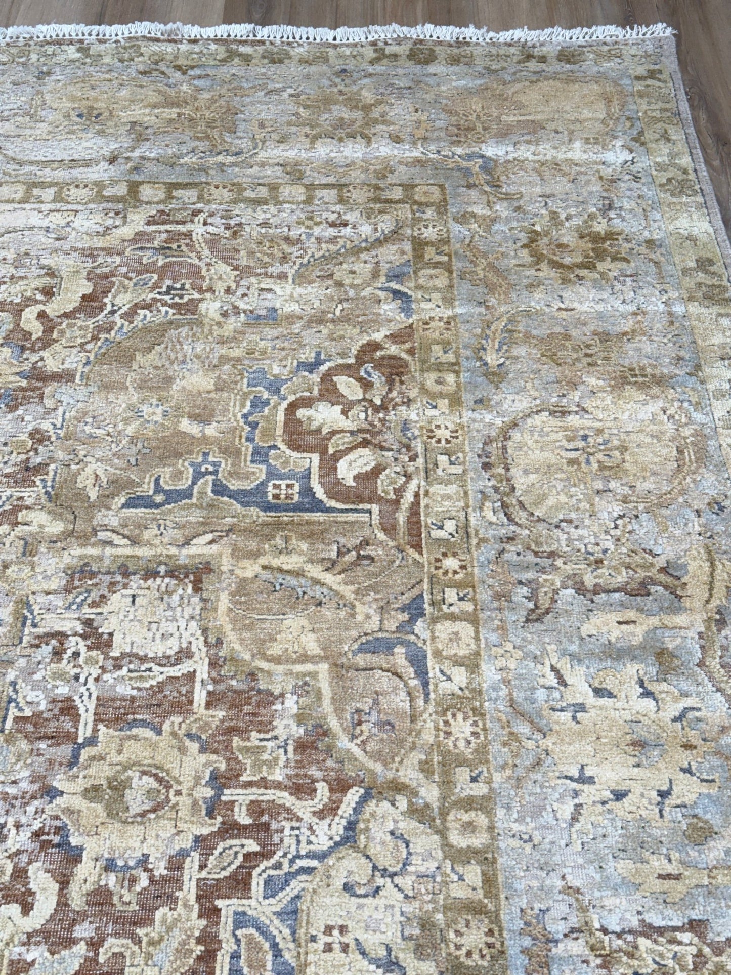 Vintage Look Isfahan Polonaise 9'3"x12'1" Area Rug