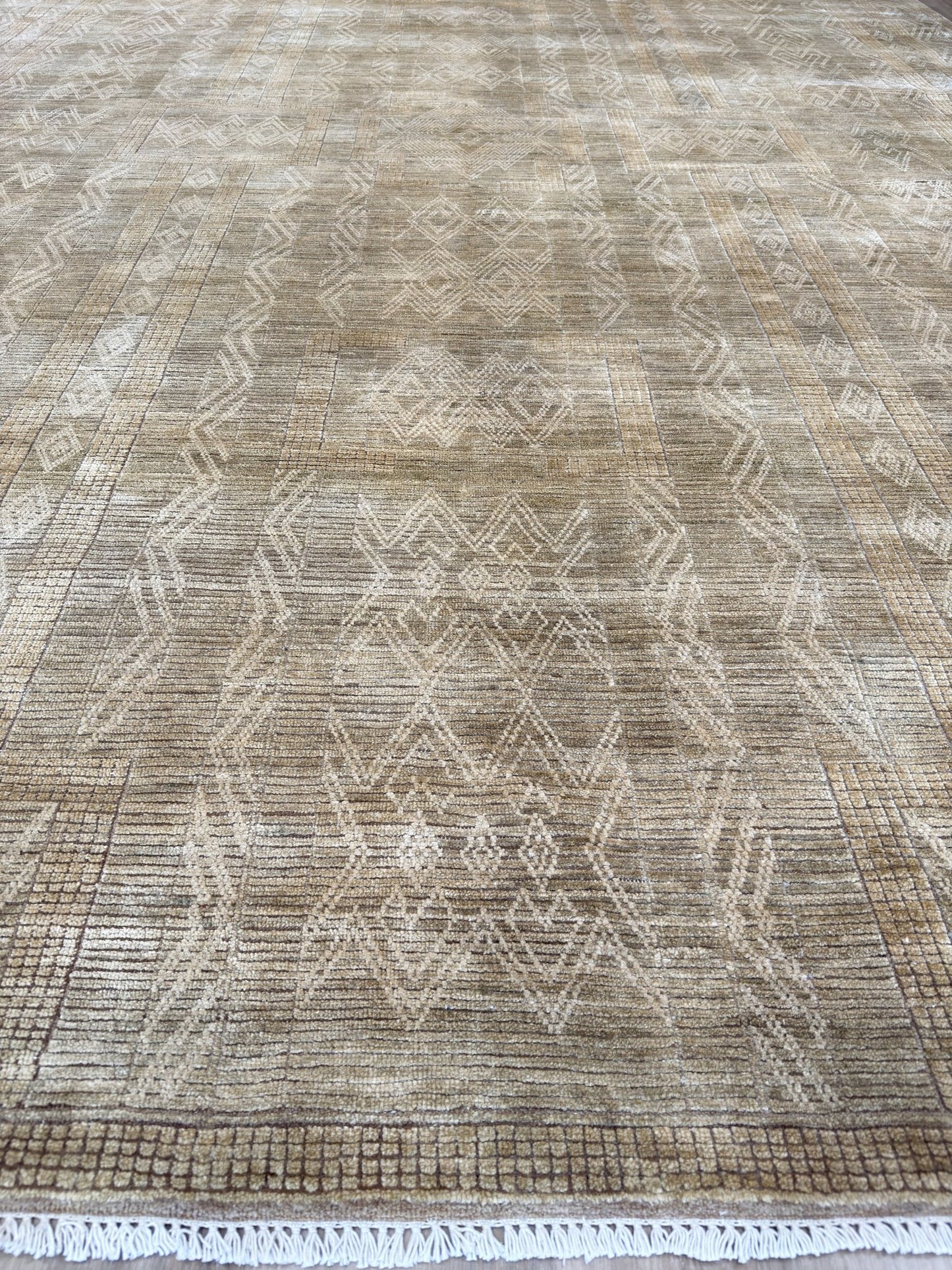 Modern Taureg 10'3"x14'0" Area Rug