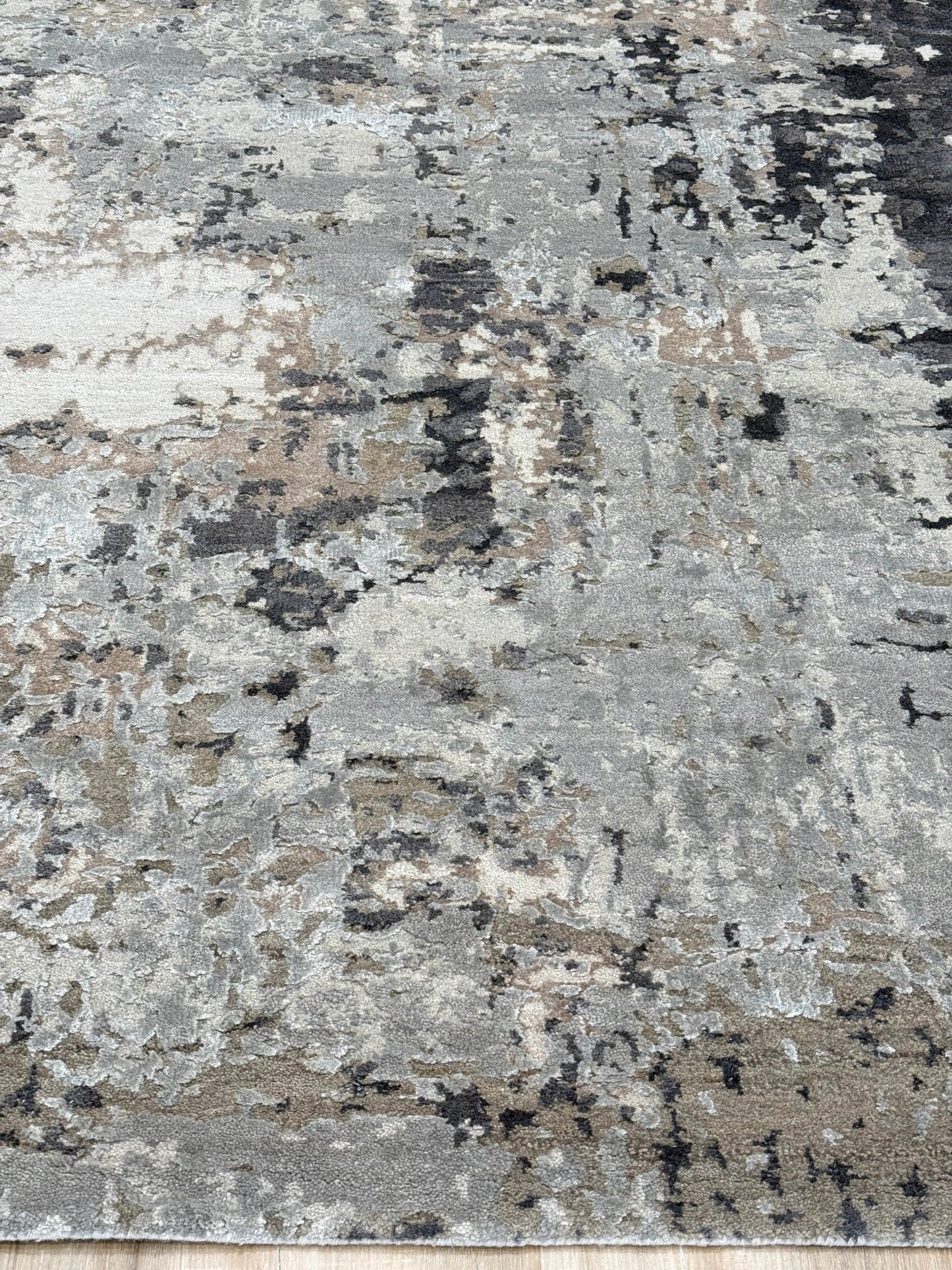Abstract Modern 4'0"x6'1" Area Rug