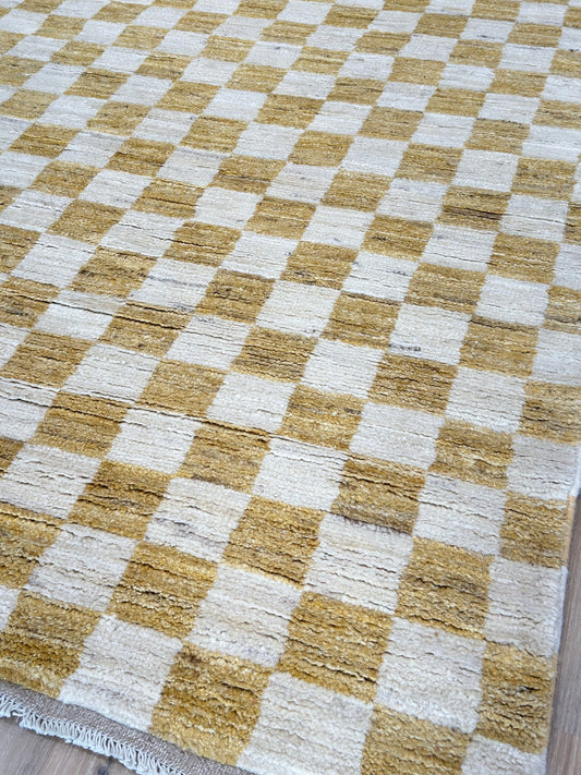 Moroccan Style 4'7"x6'8" Area Rug