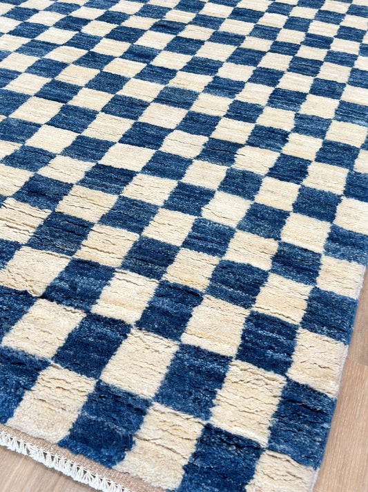 Moroccan Style 4'6"x6'11" Area Rug