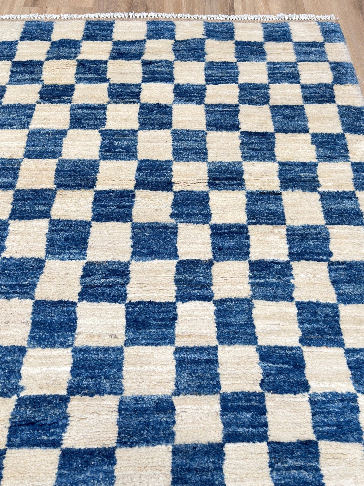 Moroccan Style 4'6"x6'11" Area Rug