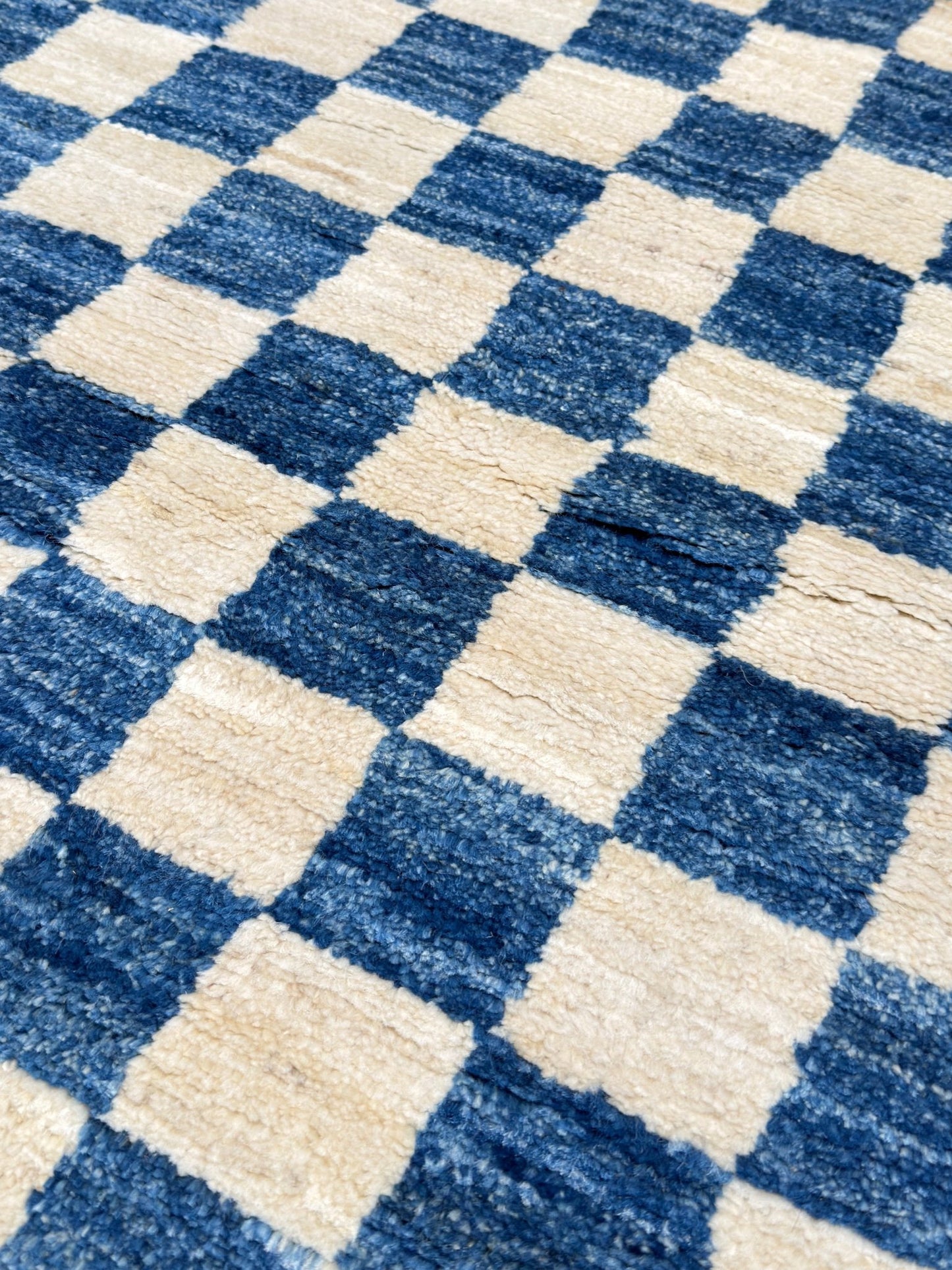 Moroccan Style 4'6"x6'11" Area Rug