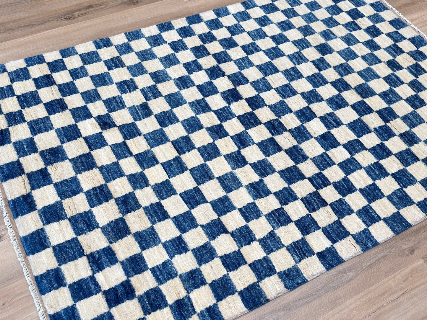 Moroccan Style 4'6"x6'11" Area Rug