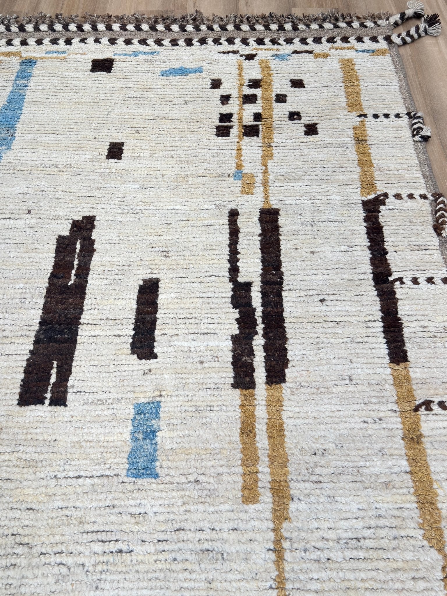 Moroccan Style 8'5"x10'0" Area Rug