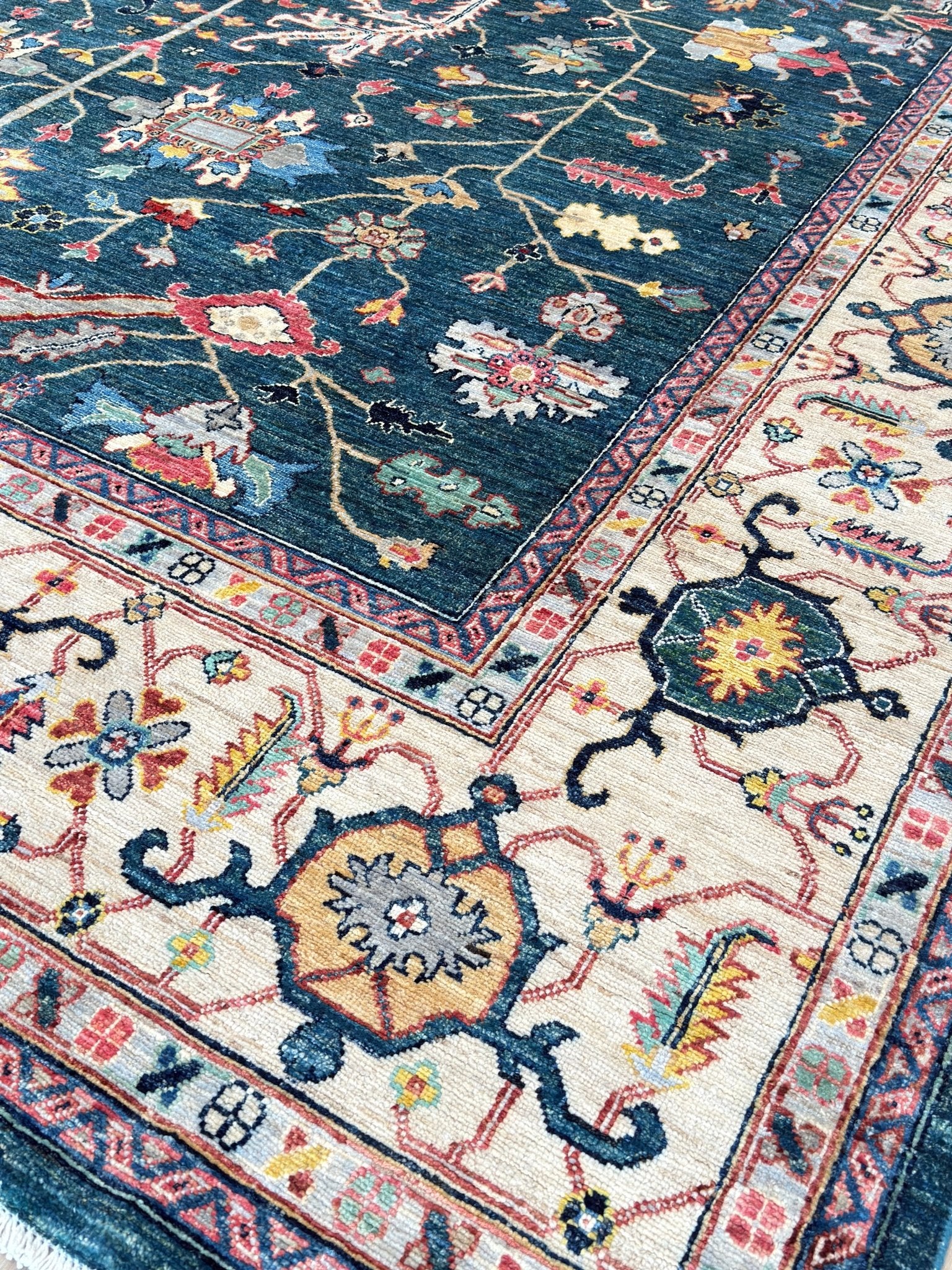 Transitional Serapi 9'0"x12'1" Area Rug