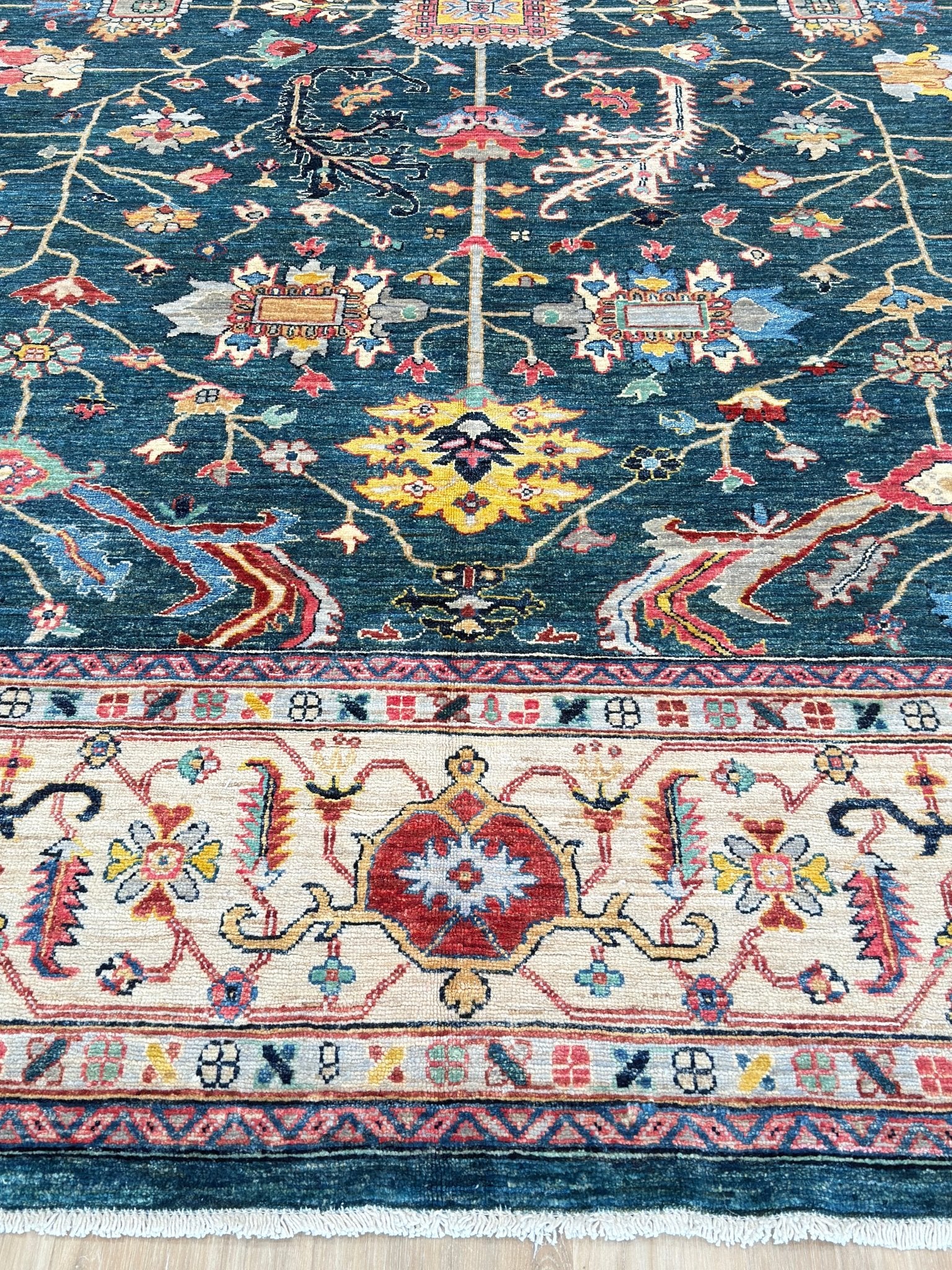 Transitional Serapi 9'0"x12'1" Area Rug